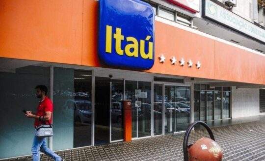 gt-de-saude-do-itau-reune-se-apos-campanha-nacional-2020-1602602007