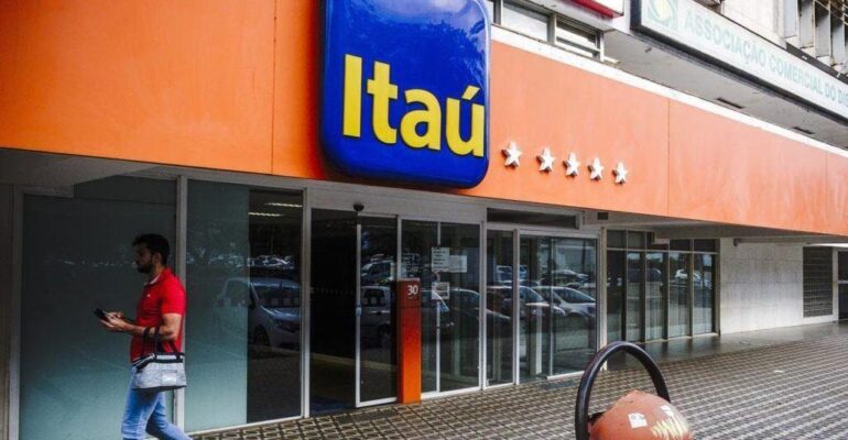 gt-de-saude-do-itau-reune-se-apos-campanha-nacional-2020-1602602007